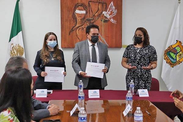 Presentan tesis en materia de violencia
