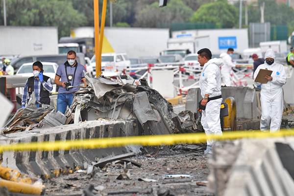 Tráiler se impacta en la autopista México-Puebla
