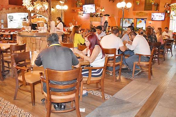 Crece afluencia en restaurantes