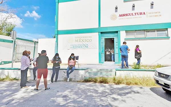 Pocos obtienen turno para segunda vacuna