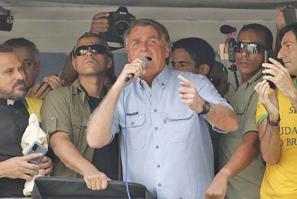 Las diatribas de Bolsonaro hacen de Brasil «la burla mundial»: TSE