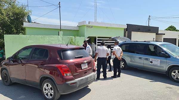 Muere en soledad