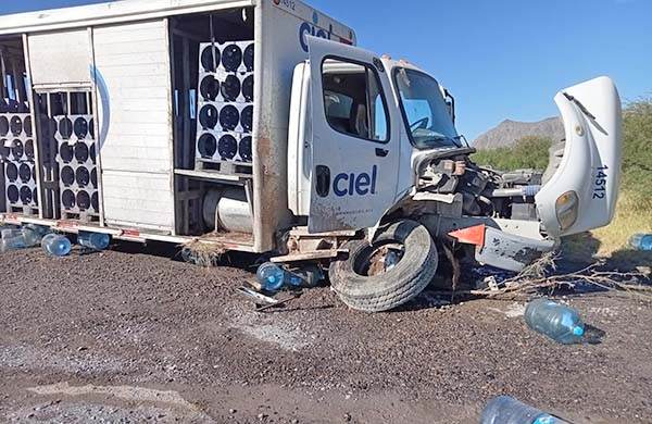 Camión sale de carretera