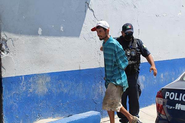 Torea carros para pedir dinero en el Pape
