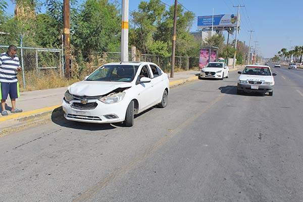 No frena y choca detrás de camioneta