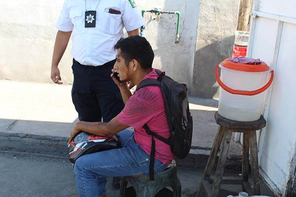 Tumba carro A motociclista