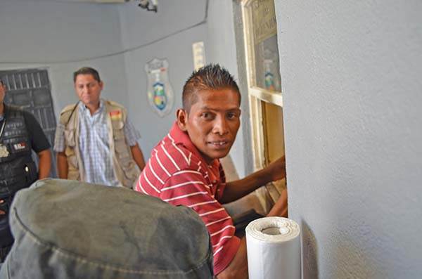 Sigue El Negro Orozco alucinando con resistol