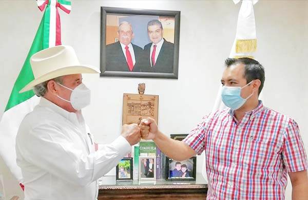 Dialoga Siller con el nuevo Delegado
