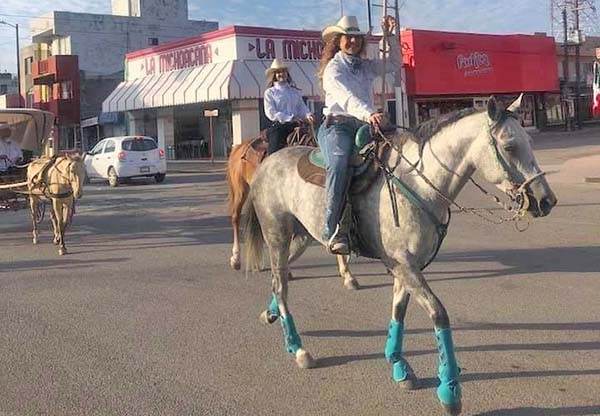 Cumplen con pequeña Cabalgata de Sabinas