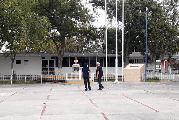 Retornan 2mil 200 alumnos a las aulas
