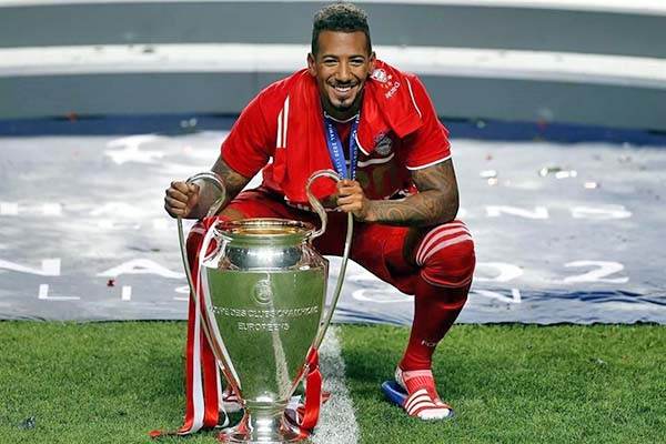 Multas para Boateng por violencia contra ex pareja