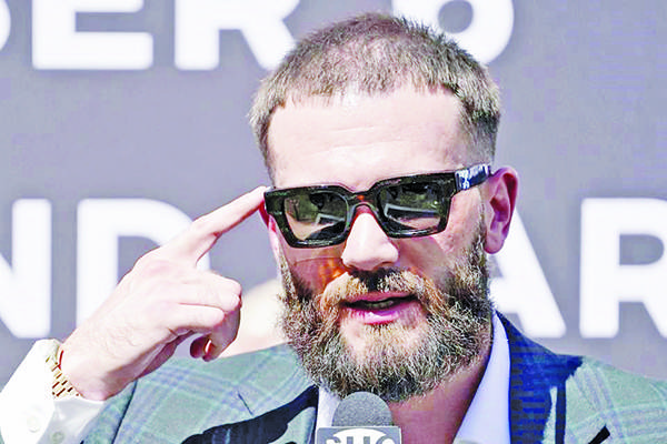 Niega Plant atacar a la mamá del ‘Canelo’