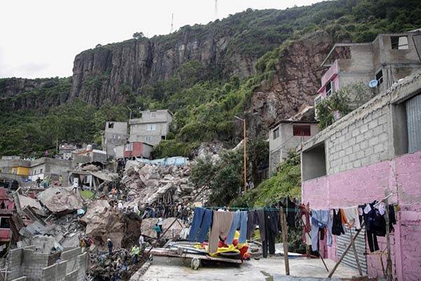 Registran movimientos de tierra en Cerro del Chiquihuite