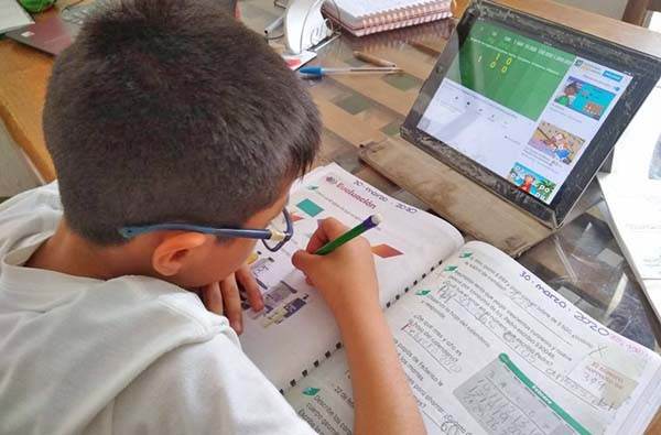 Será analizado rezago educativo en Congreso