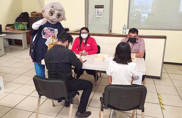 Reclutan trabajadores dos empresas locales