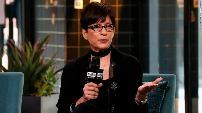 Netflix eliminó el personaje de una ama de llaves latina de la serie «Uncoupled» tras críticas