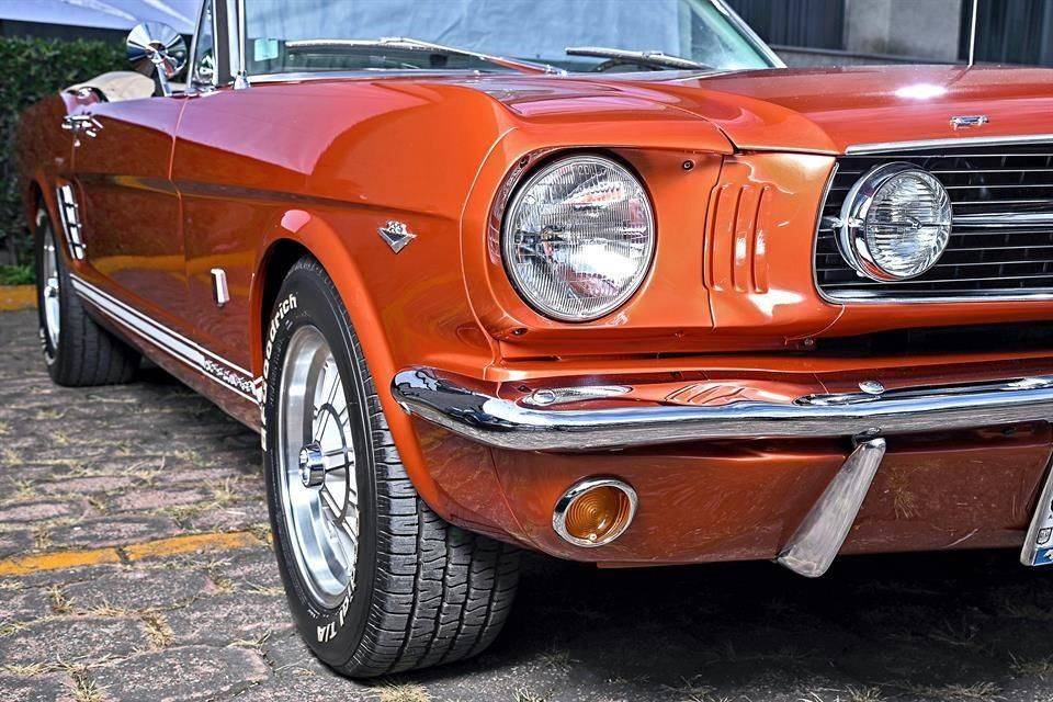 Herederos de pasión: Locos por el Mustang