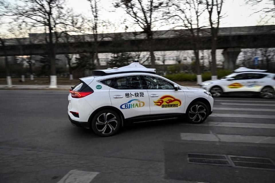 Entran en servicio taxis autónomos en China