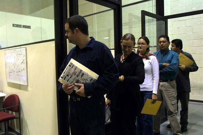 Reajustan cifras de empleo formal