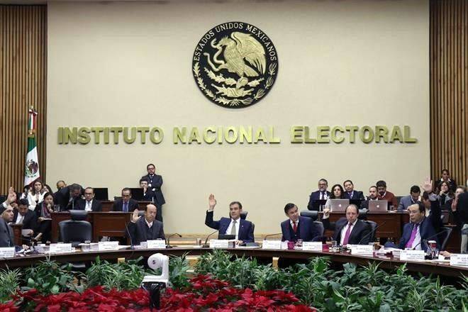 Castigan al INE; le quitan 5 mil mdp