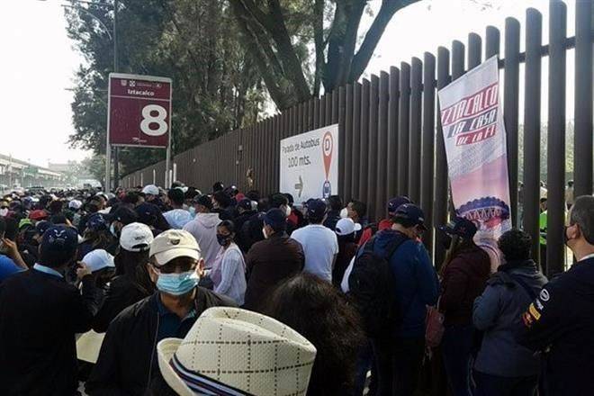 Bloquean avenida por puerta cerrada en el Autódromo