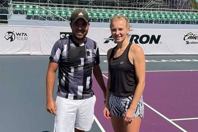 El mexicano que pelotea con Pliskova en el AKRON WTA