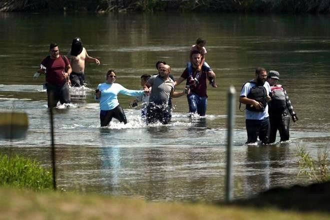 Afirman que México estudia endurecer entrada de venezolanos