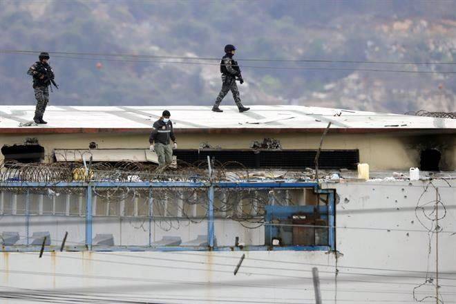 Mueren 58 en balacera en cárcel de Ecuador