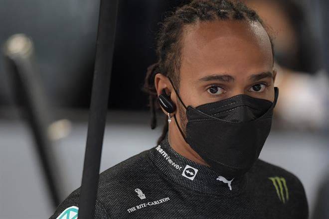 Mandan a Hamilton hasta atrás en la Sprint Race