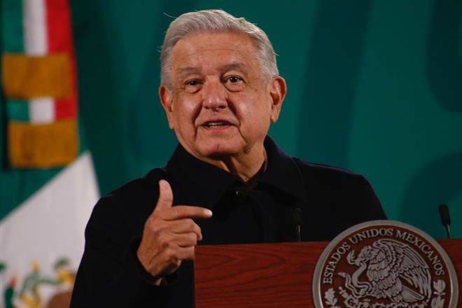 Alista AMLO campaña en defensa de reforma eléctrica