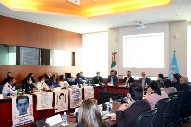 Señalan padres de 43 ante ONU limitaciones en indagatorias