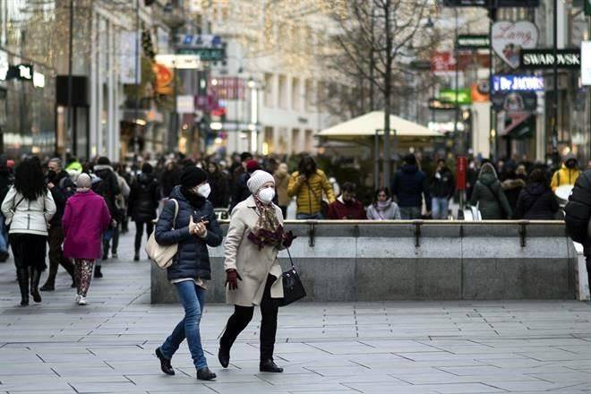 Ordena Austria confinamiento total y vacuna obligatoria