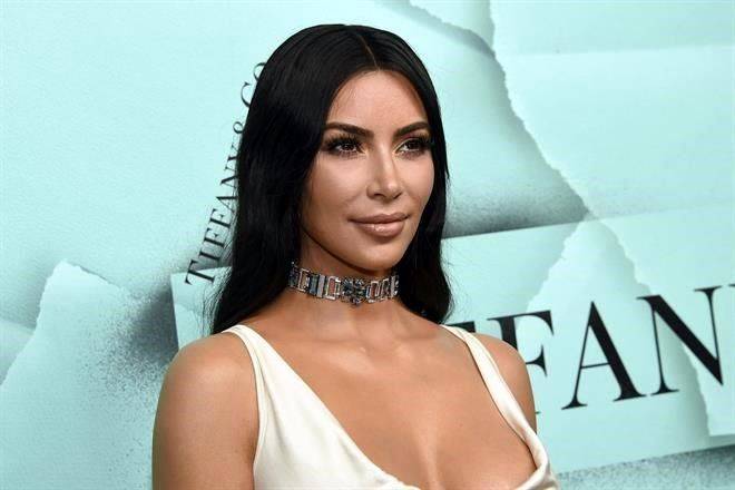 Estrena Kim Kardashian ¿romance?