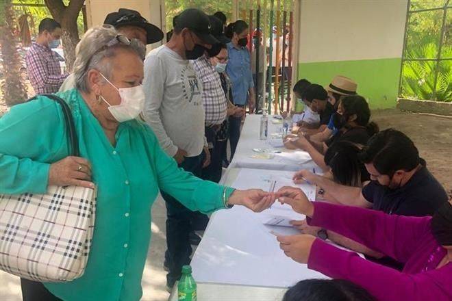 Participan 40 mil en consulta sobre planta de amoniaco
