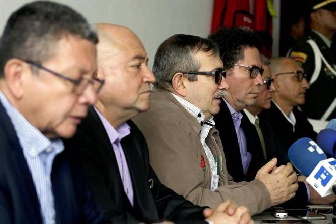 Retira EU a FARC de lista de grupos terroristas