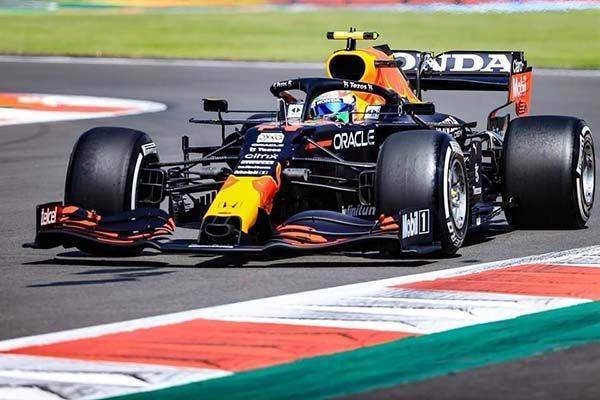 Queda Checo 4 en P2 del GP de México; lidera Verstappen