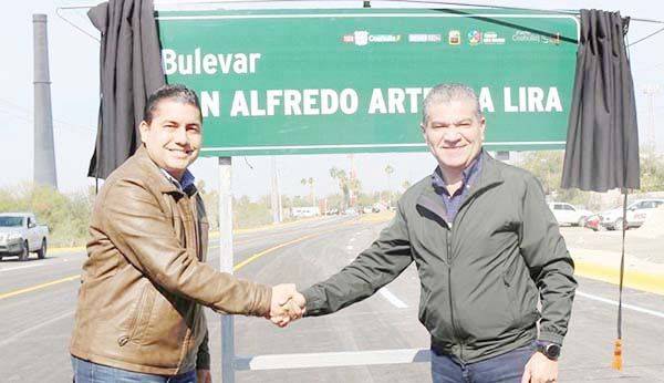 Entrega Gobernador obras en Carbonífera