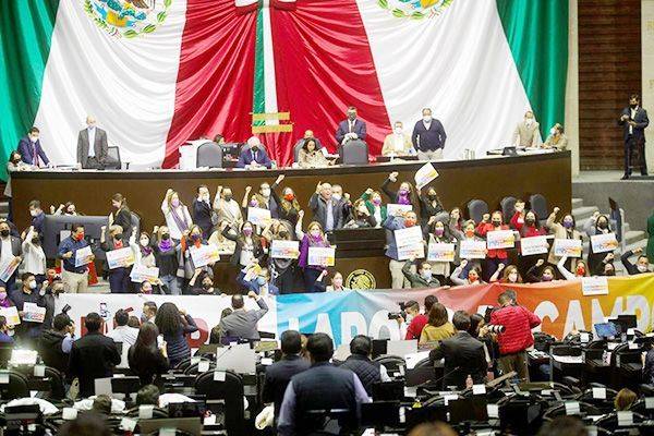 «No hay regalo de cumpleaños para AMLO con PEF 2022»