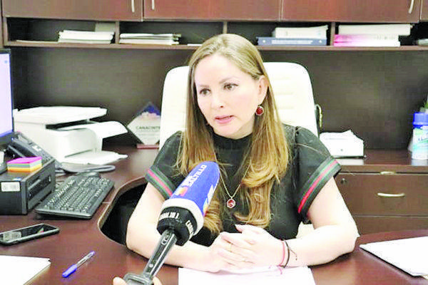 Capacitan mujeres en Facultad de Medicina