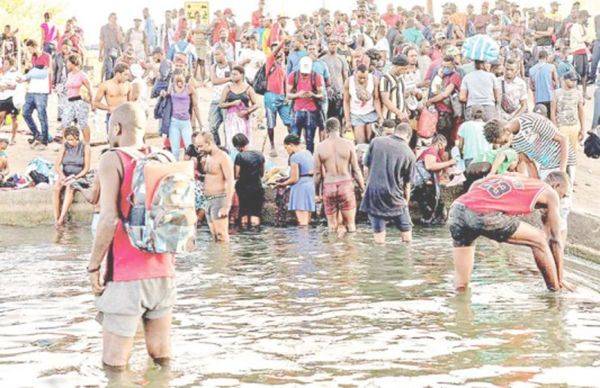 Reprueba INM manipulación a migrantes para ir en caravana