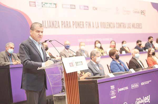 Firman alianza para evitar violencia contra mujeres
