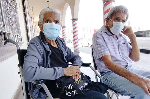 Sufren abuelos calvario para cobrar su pensión