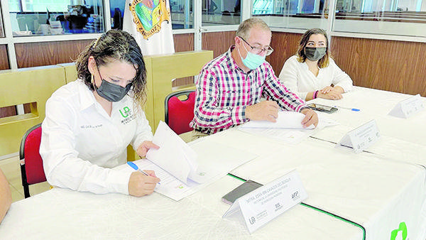 Capacitarán docentes en tema de liderazgo
