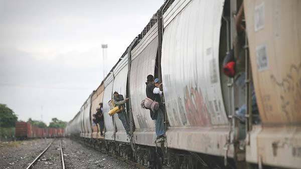 Temen que migrantes porten variante Ómicron