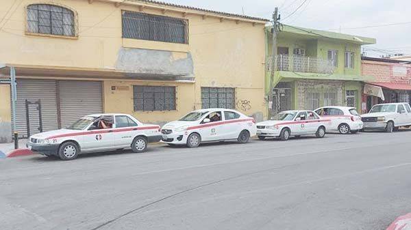 No aumentarán taxistas, tarifas