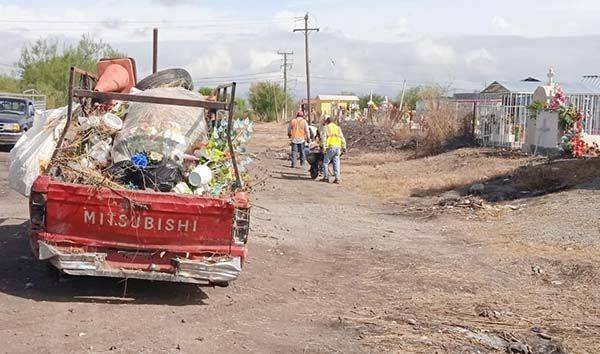 Dejan visitas a panteón 20 toneladas de basura