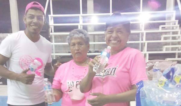 Agradecen autoridades a instructor de zumba