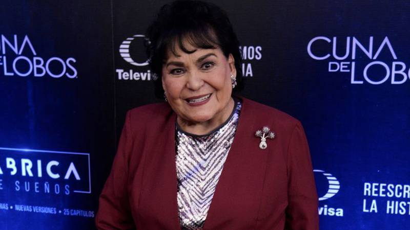 Carmen Salinas es ingresada de urgencia al hospital