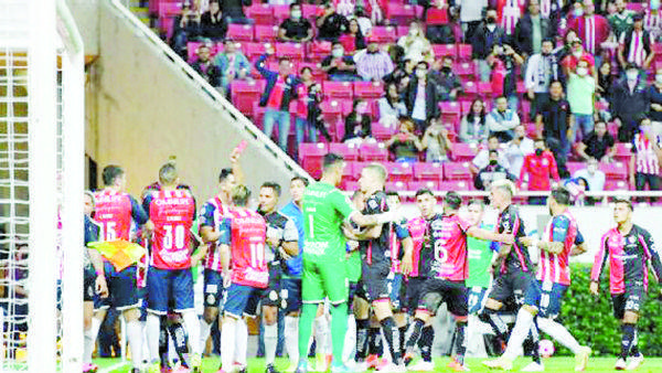 Chivas y Atlas podrán tener hasta el 90 por ciento de aforo para la liguilla