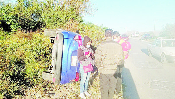 Volcadura en Los Pinos